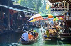 Visite du marché ferroviaire de Maeklong et du marché flottant de Damnoen Saduak